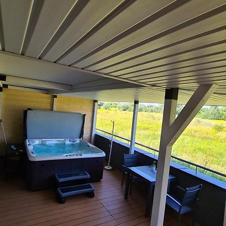 Apartament - Jacuzzi Rzeszów Kültér fotó