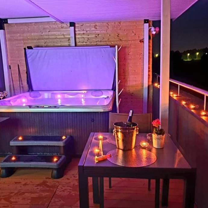 Apartament - Jacuzzi Rzeszów Kültér fotó