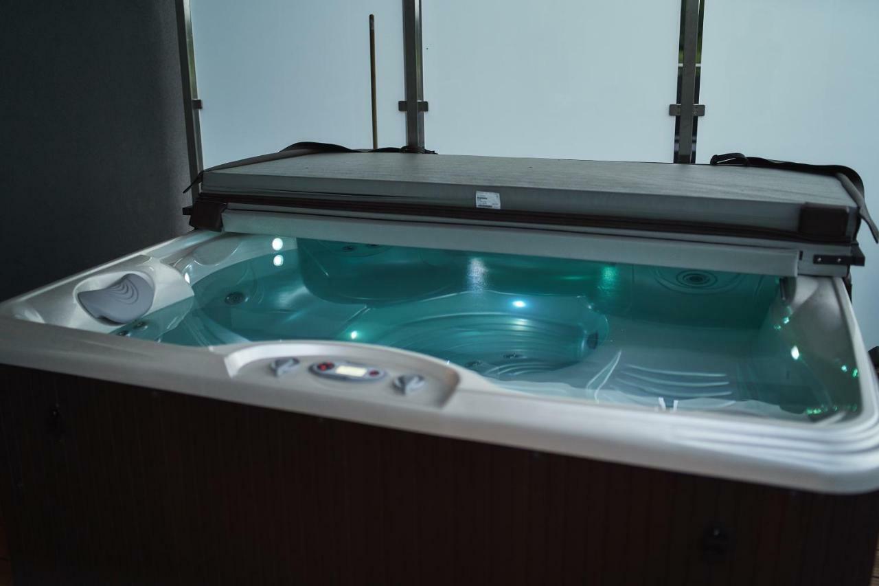 Apartament - Jacuzzi Rzeszów Kültér fotó